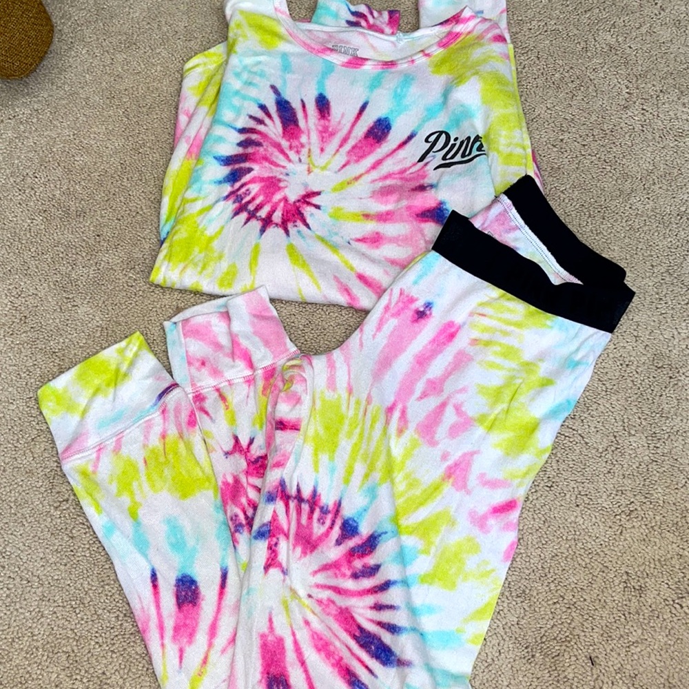 The pajama set from PINK